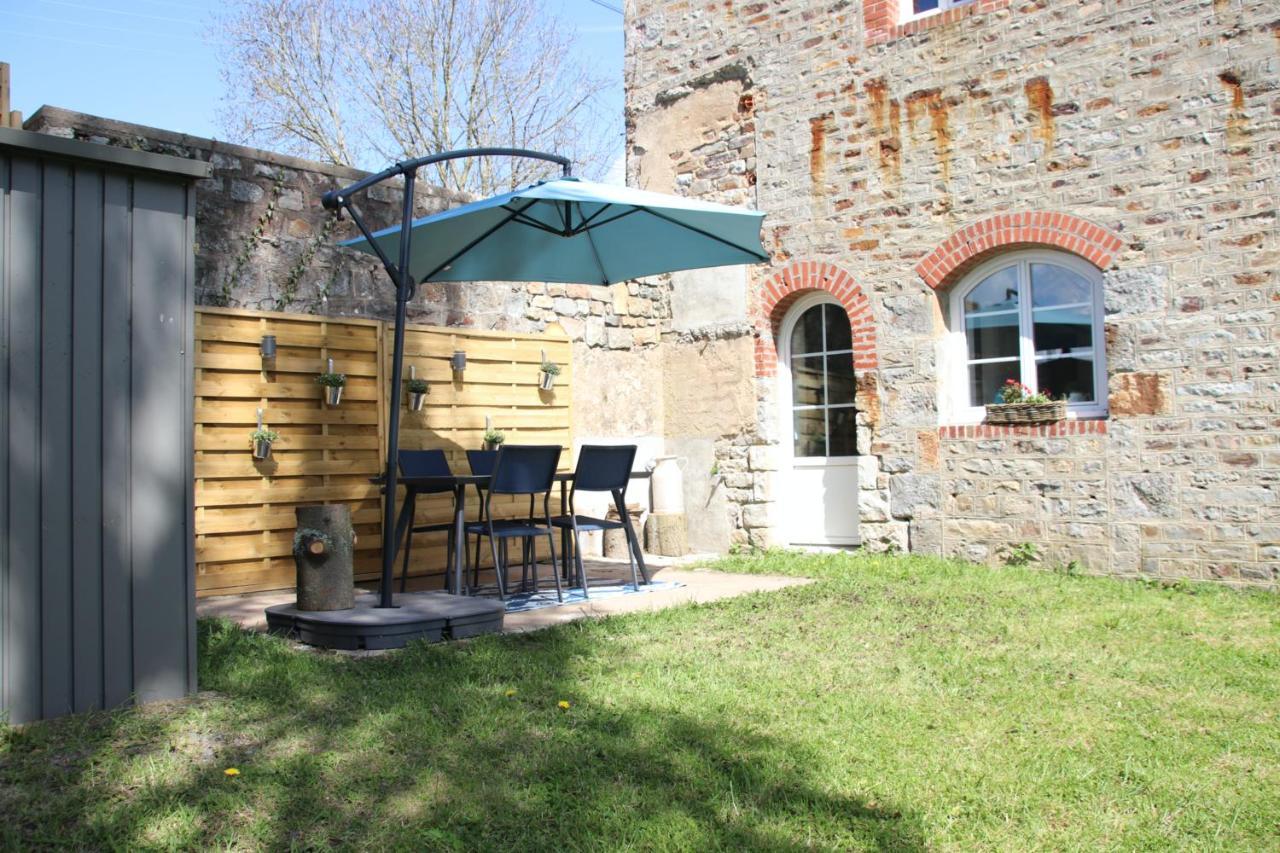 Le Vieil Home, Au Pied De La Cite Medievale La Haute-Chapelle Exteriér fotografie